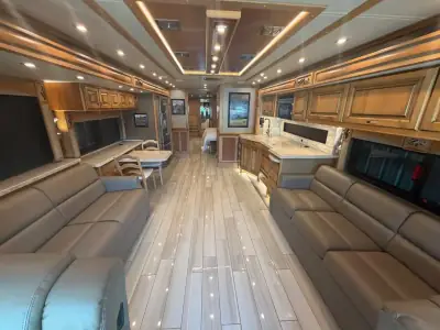 2019 Tiffin Motorhomes Phaeton 40 IH photo 8
