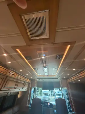 2019 Tiffin Motorhomes Phaeton 40 IH photo 32