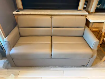 2019 Tiffin Motorhomes Phaeton 40 IH photo 11