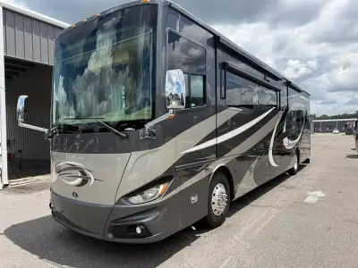 2019 Tiffin Motorhomes Phaeton 40 IH photo 3
