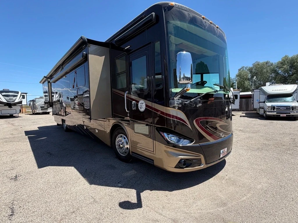 2015 Tiffin Motorhomes PHAETON 40 AH exterior