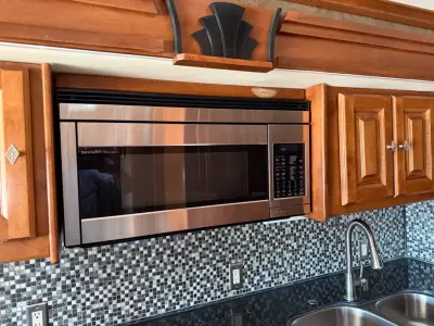 2015 Tiffin Motorhomes PHAETON 40 AH photo 17