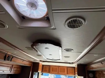 2015 Tiffin Motorhomes PHAETON 40 AH photo 26