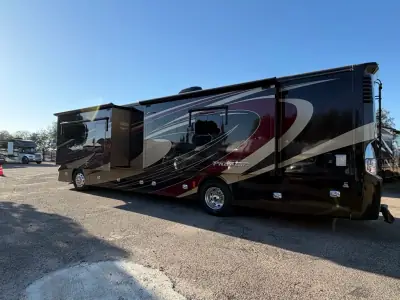 2015 Tiffin Motorhomes PHAETON 40 AH photo 5