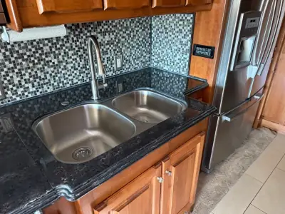 2015 Tiffin Motorhomes PHAETON 40 AH photo 18