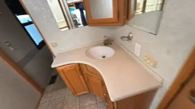 2005 Winnebago Journey Series 36G 350hp photo 21