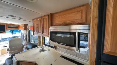 2005 Winnebago Journey Series 36G 350hp photo 39