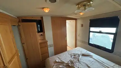 2005 Winnebago Journey Series 36G 350hp photo 34