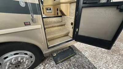 2005 Winnebago Journey Series 36G 350hp photo 8