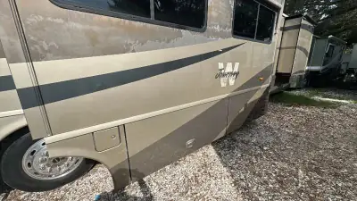 2005 Winnebago Journey Series 36G 350hp photo 49