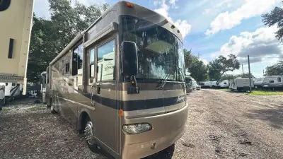 2005 Winnebago Journey Series 36G 350hp photo 2