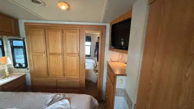 2005 Winnebago Journey Series 36G 350hp photo 29