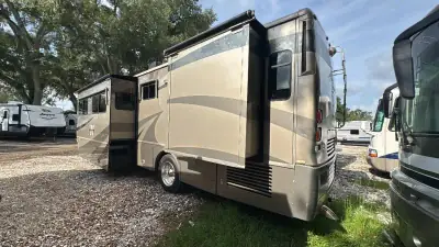 2005 Winnebago Journey Series 36G 350hp photo 4