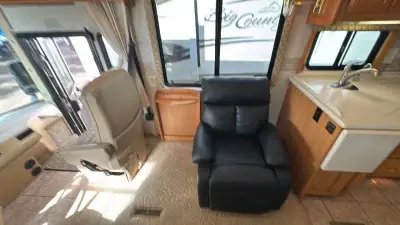 2005 Winnebago Journey Series 36G 350hp photo 17