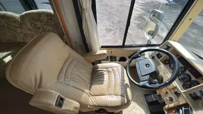 2005 Winnebago Journey Series 36G 350hp photo 10