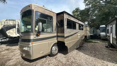 2005 Winnebago Journey Series 36G 350hp photo 3