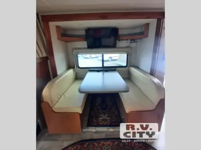2017 Winnebago Minnie Winnie 31D photo 6