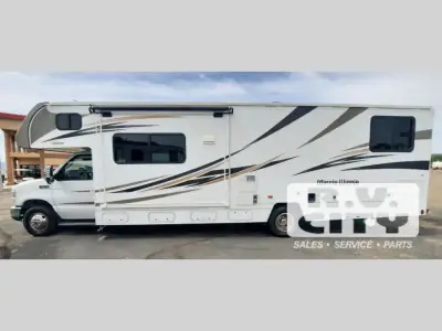 2017 Winnebago Minnie Winnie 31D photo 3