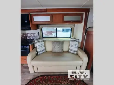2017 Winnebago Minnie Winnie 31D photo 7