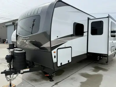 2025 Forest River Rockwood Ultra Lite 2706BH photo 18