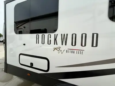 2025 Forest River Rockwood Ultra Lite 2706BH photo 15