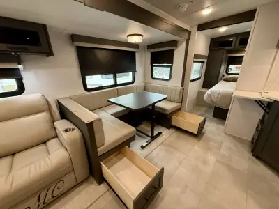 2025 Forest River Rockwood Ultra Lite 2706BH photo 31
