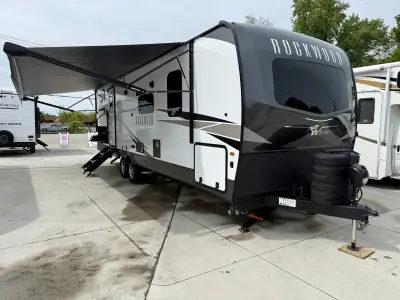 2025 Forest River Rockwood Ultra Lite 2706BH photo 3