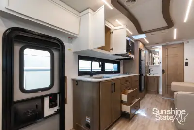 2026 Newmar Freedom Aire 2515 Std photo 9