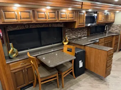 2017 Fleetwood PACE ARROW LXE 38F photo 39