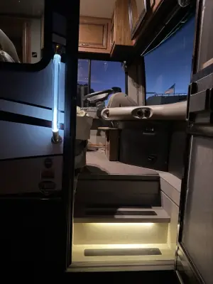 2017 Fleetwood PACE ARROW LXE 38F photo 14