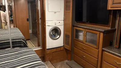 2017 Fleetwood PACE ARROW LXE 38F photo 40