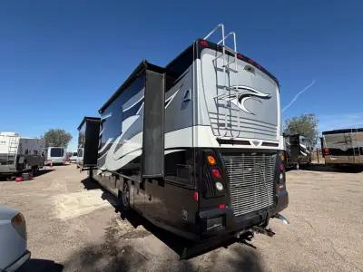 2017 Fleetwood PACE ARROW LXE 38F photo 8