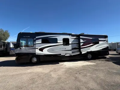 2017 Fleetwood PACE ARROW LXE 38F photo 5