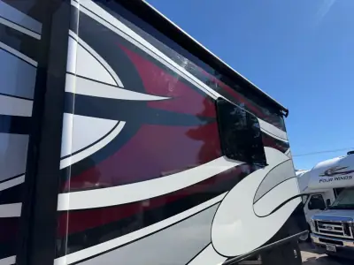 2017 Fleetwood PACE ARROW LXE 38F photo 7