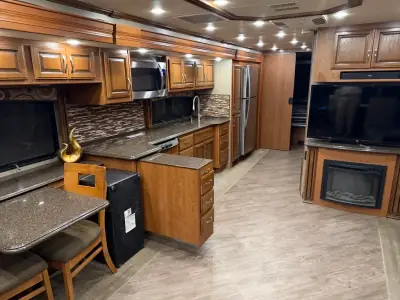 2017 Fleetwood PACE ARROW LXE 38F photo 37