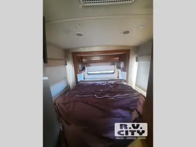 2011 Winnebago View Profile 24G photo 9