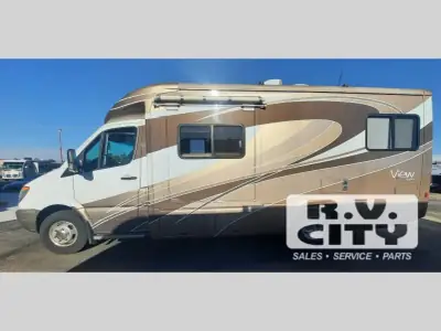 2011 Winnebago View Profile 24G photo 3