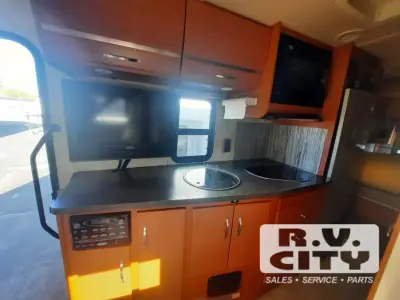 2011 Winnebago View Profile 24G photo 7