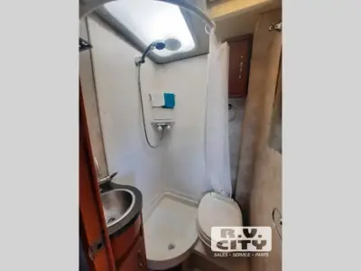 2011 Winnebago View Profile 24G photo 10