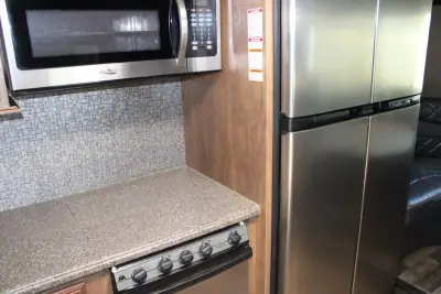 2016 Keystone Montana 3820FK photo 12