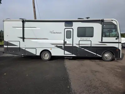 2022 Coachmen Pursuit 31BH photo 2