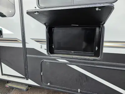 2022 Coachmen Pursuit 31BH photo 8