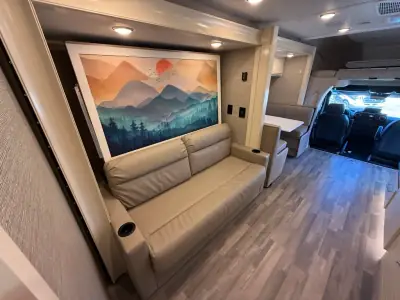 2020 Tiffin Motorhomes WAYFARER 25 RW photo 23