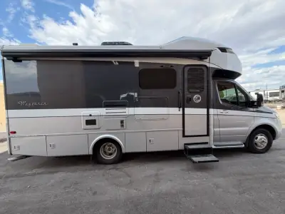 2020 Tiffin Motorhomes WAYFARER 25 RW photo 4