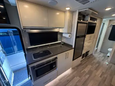 2020 Tiffin Motorhomes WAYFARER 25 RW photo 15