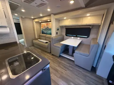 2020 Tiffin Motorhomes WAYFARER 25 RW photo 14