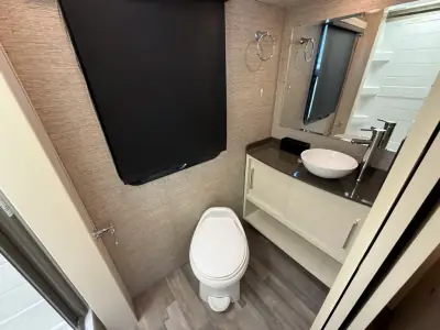 2020 Tiffin Motorhomes WAYFARER 25 RW photo 22