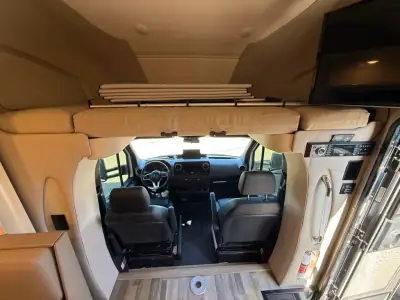 2020 Tiffin Motorhomes WAYFARER 25 RW photo 29