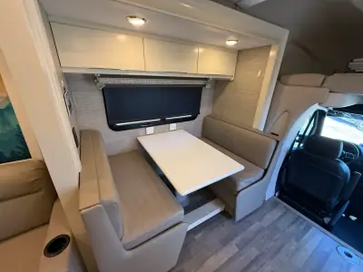 2020 Tiffin Motorhomes WAYFARER 25 RW photo 26