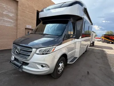2020 Tiffin Motorhomes WAYFARER 25 RW photo 3